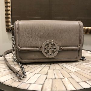 NWOT Tory Burch Amanda Chain Strap Mini Crossbody